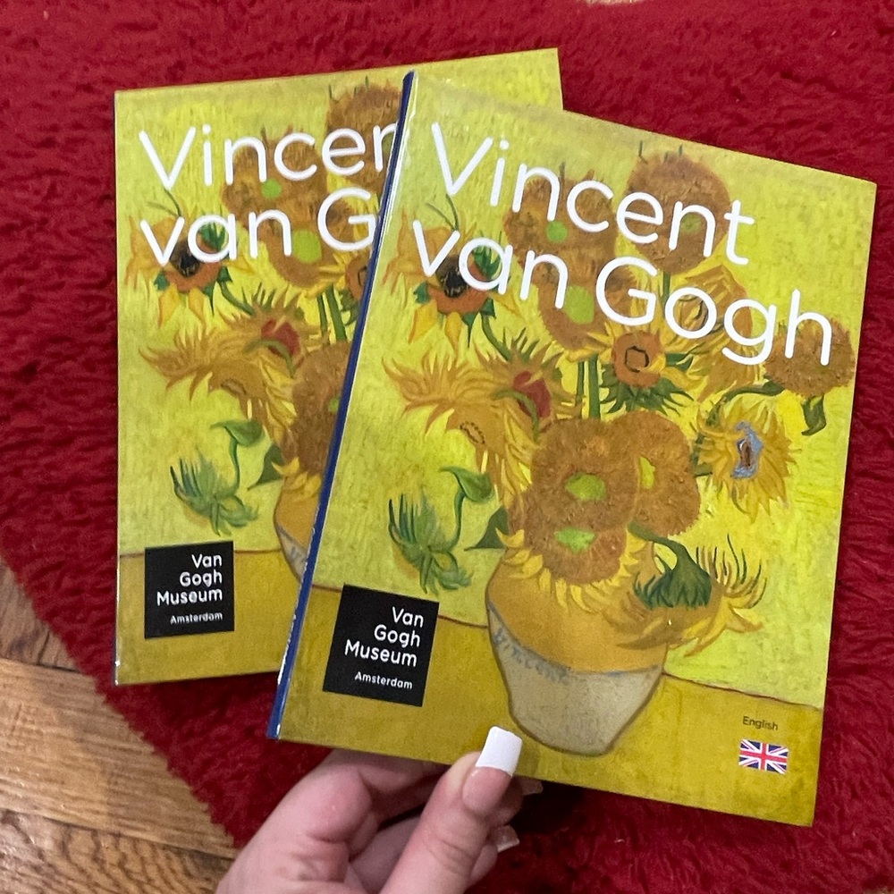 Vincent Van Gogh Museum Official Art Book (NWOT)